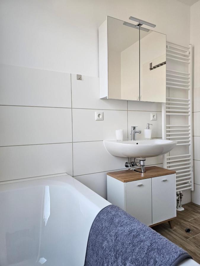 Schoene Grosse Ferienwohnung 79M2 Und 2 Baeder, Zentrumnah, 2Og Erfurt Eksteriør bilde