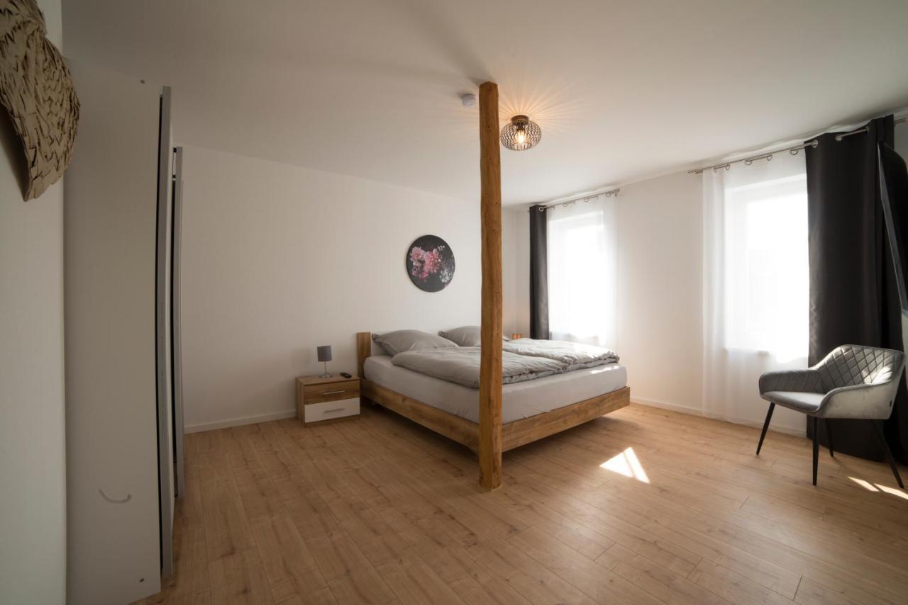 Schoene Grosse Ferienwohnung 79M2 Und 2 Baeder, Zentrumnah, 2Og Erfurt Eksteriør bilde