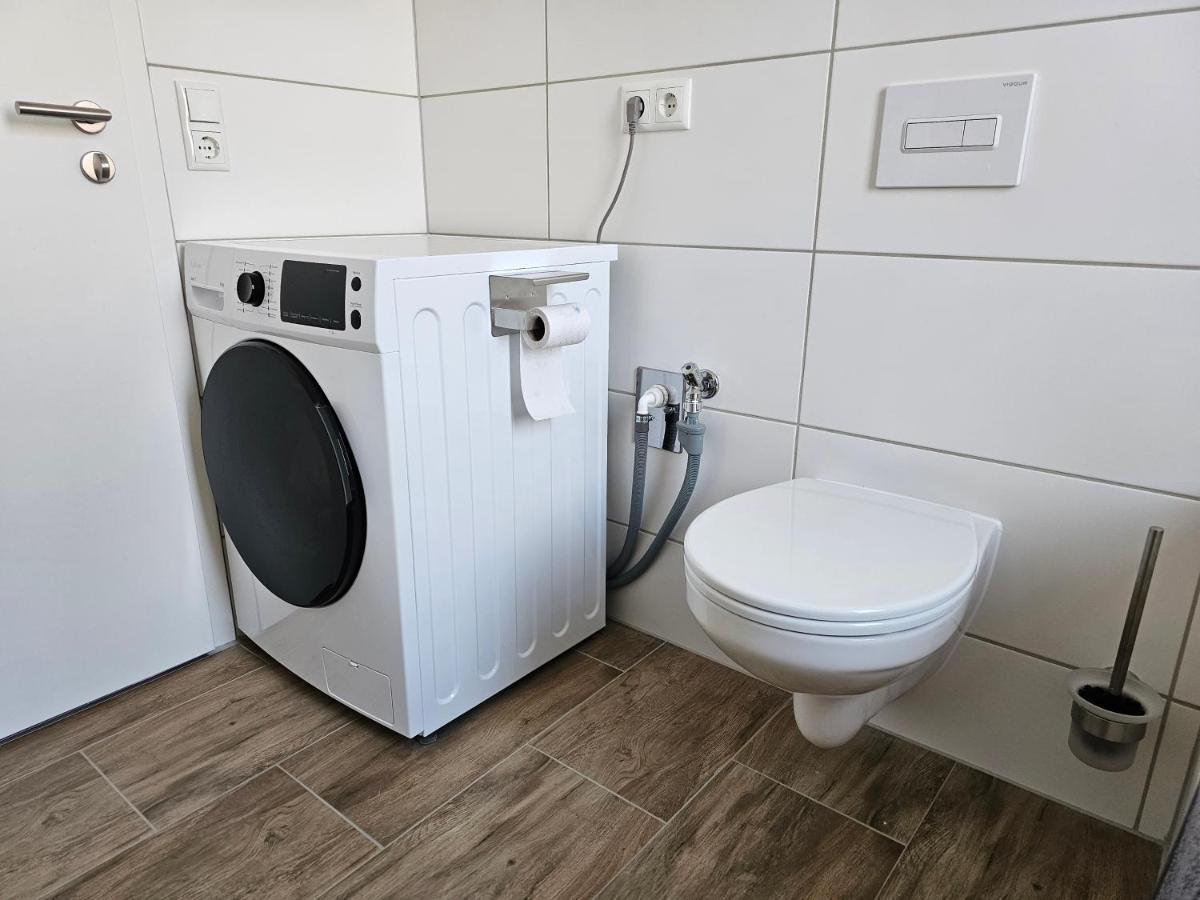 Schoene Grosse Ferienwohnung 79M2 Und 2 Baeder, Zentrumnah, 2Og Erfurt Eksteriør bilde