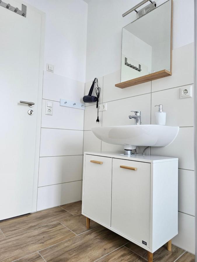 Schoene Grosse Ferienwohnung 79M2 Und 2 Baeder, Zentrumnah, 2Og Erfurt Eksteriør bilde