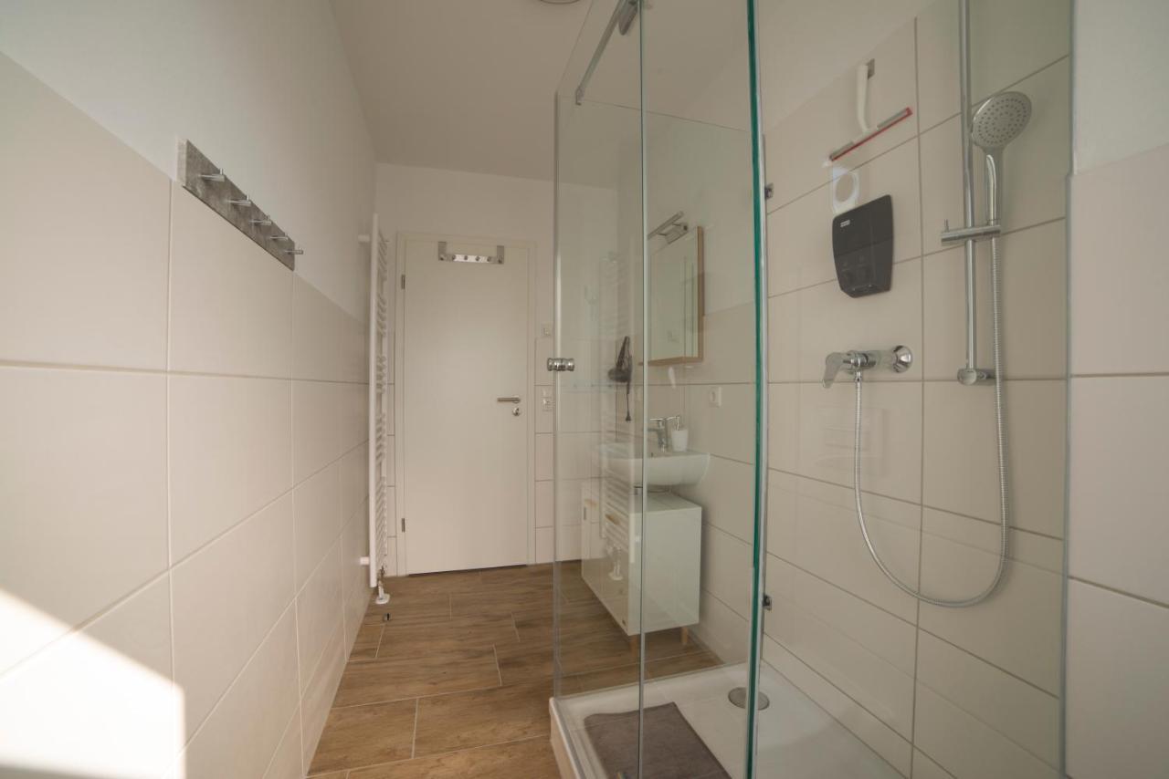 Schoene Grosse Ferienwohnung 79M2 Und 2 Baeder, Zentrumnah, 2Og Erfurt Eksteriør bilde