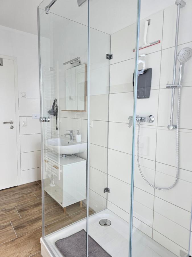 Schoene Grosse Ferienwohnung 79M2 Und 2 Baeder, Zentrumnah, 2Og Erfurt Eksteriør bilde